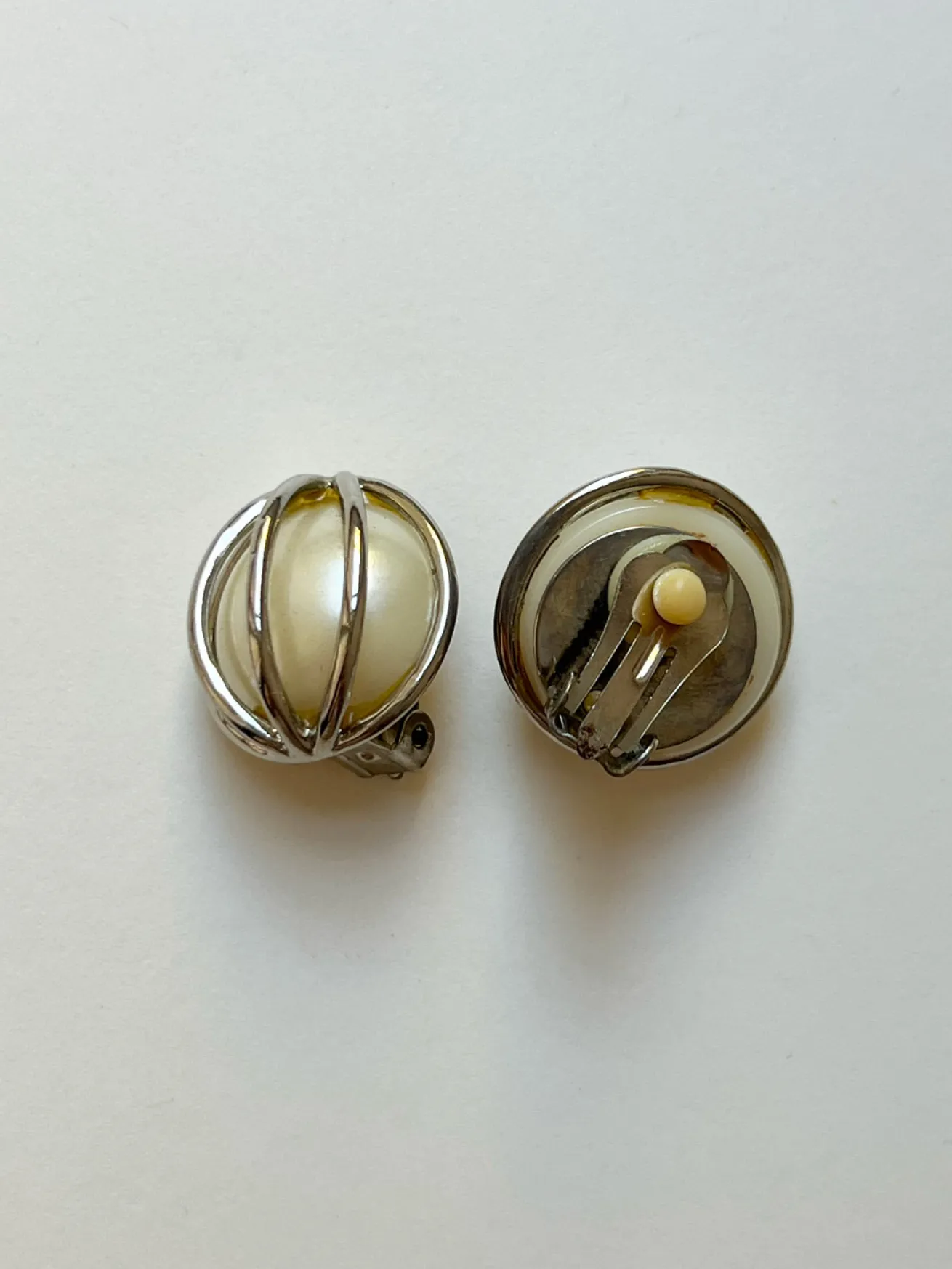 Balloon Pearl Clip-Ons (Vintage)