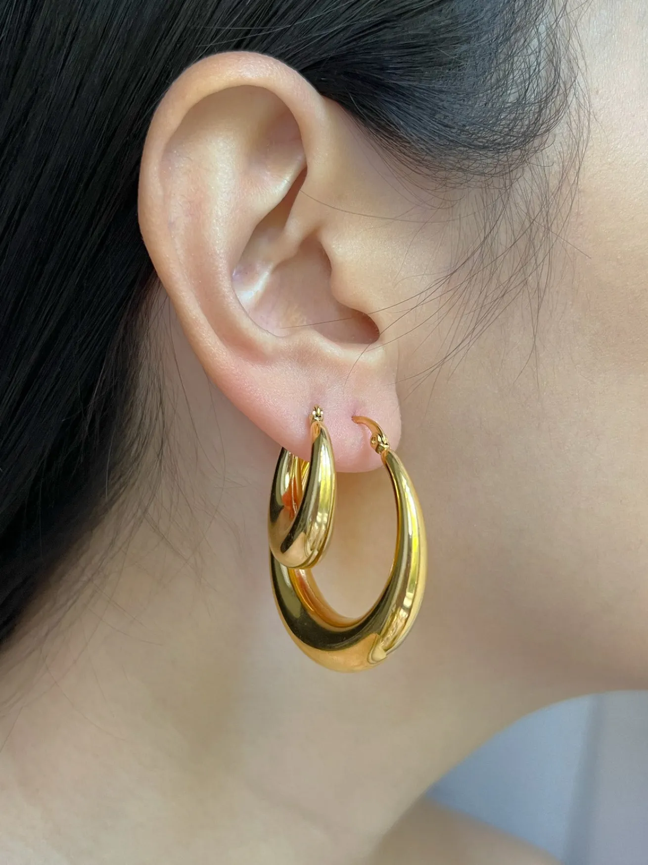 Bold Hoops - Medium