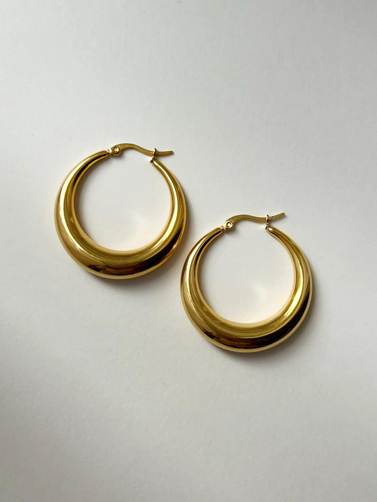 Bold Hoops - Medium