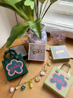 DAINTY FLOWER Heart Lockets Gift Set