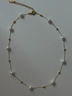 Dainty Pearl and Gold Necklace