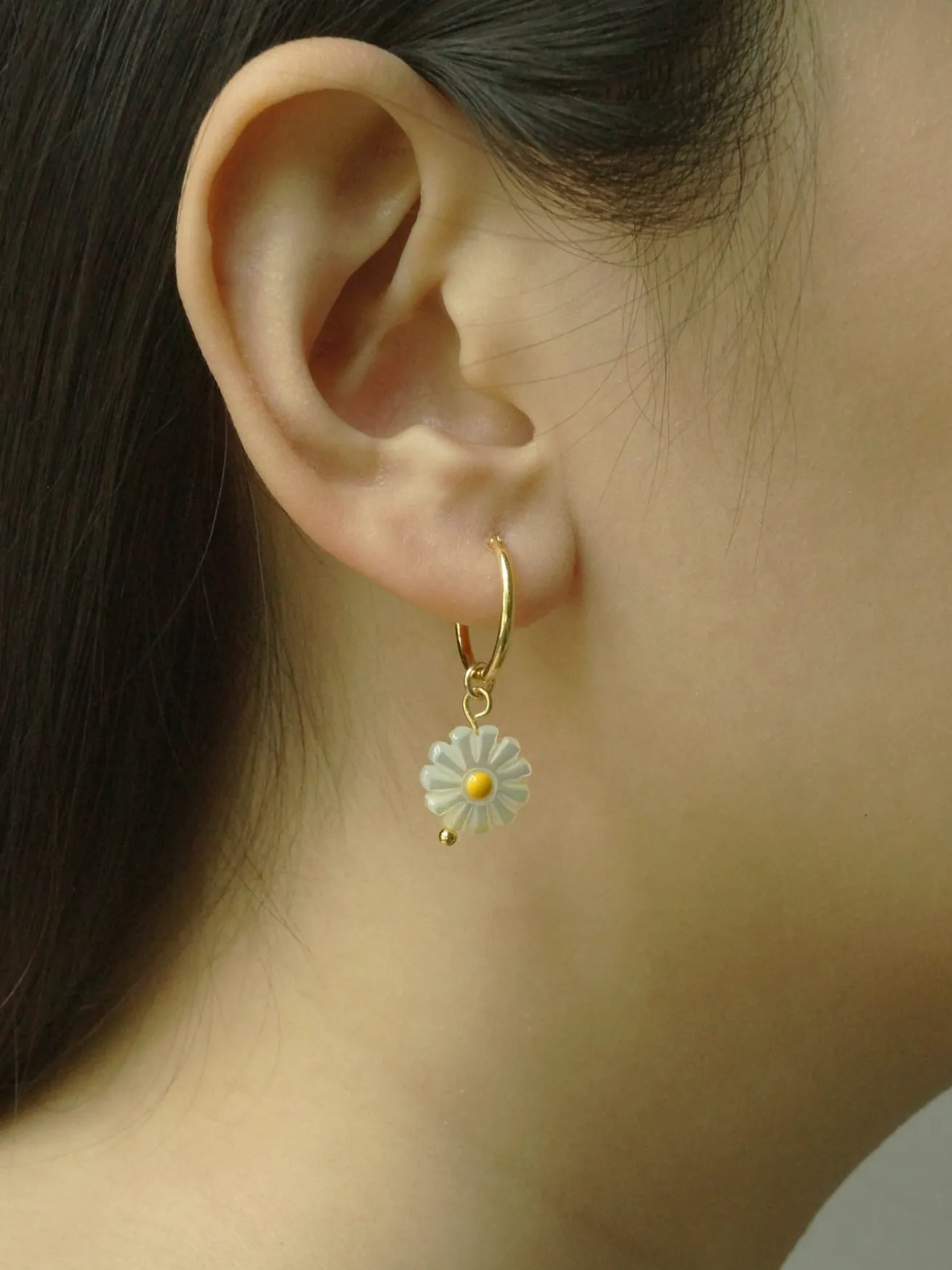 Daisy Hoops - Natural Shell