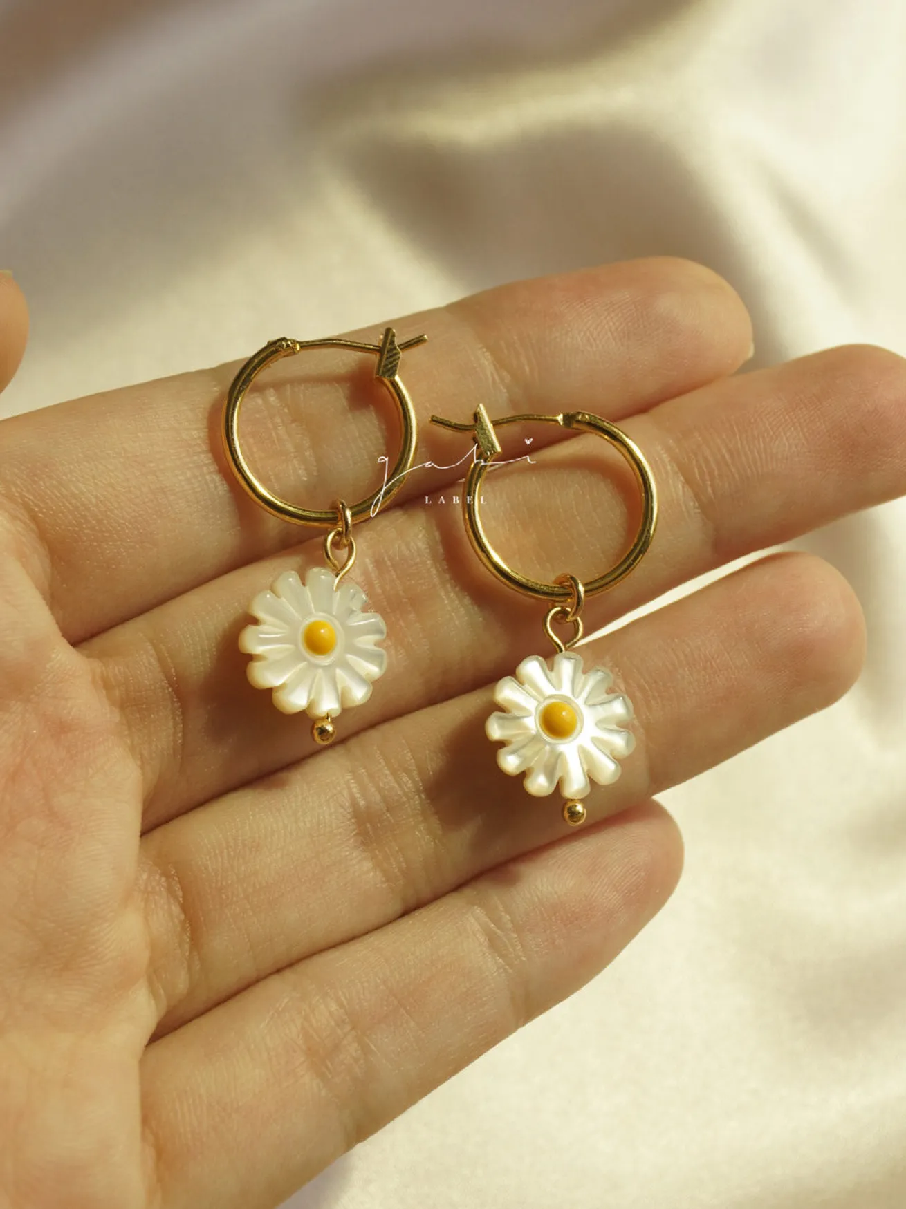 Daisy Hoops - Natural Shell