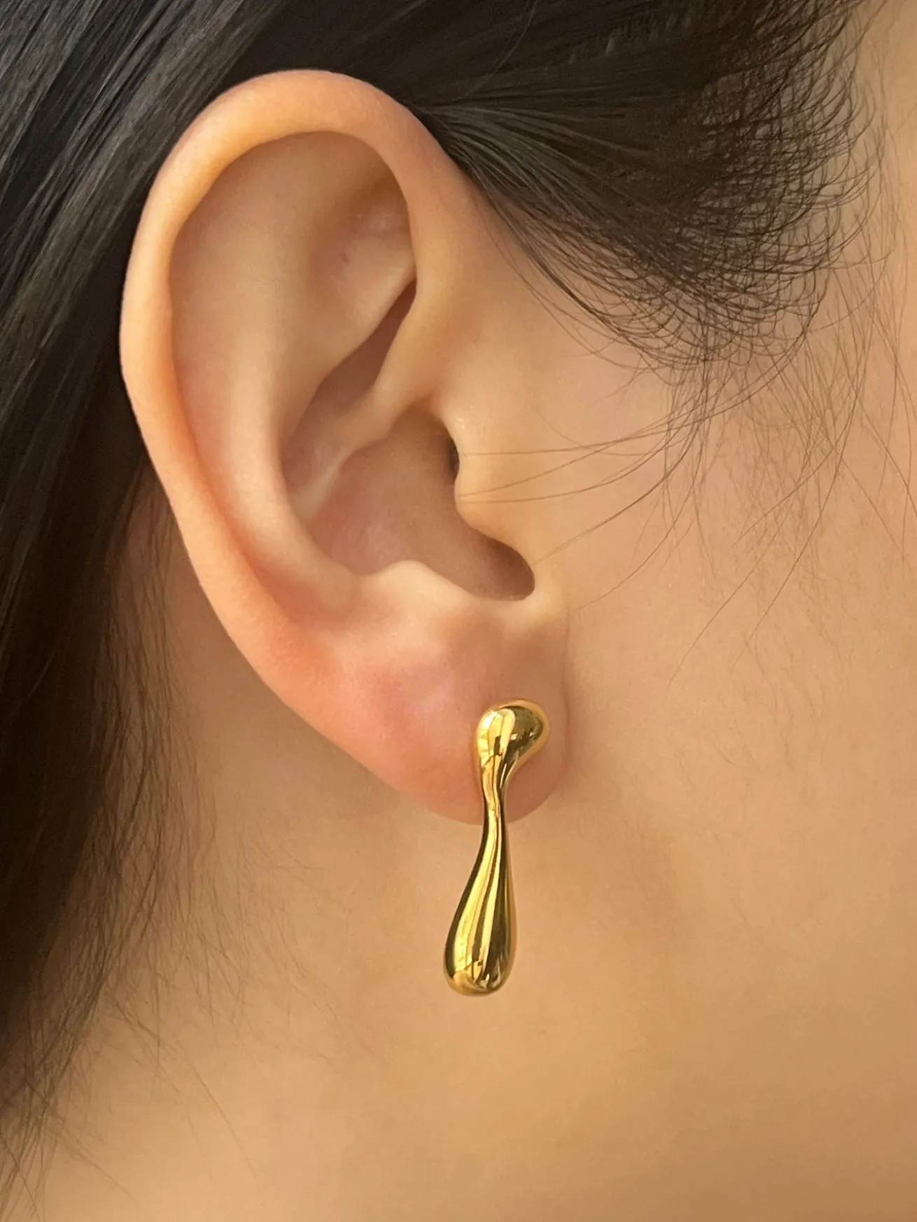 Dripping Gold Paint Asymmetry Earrings