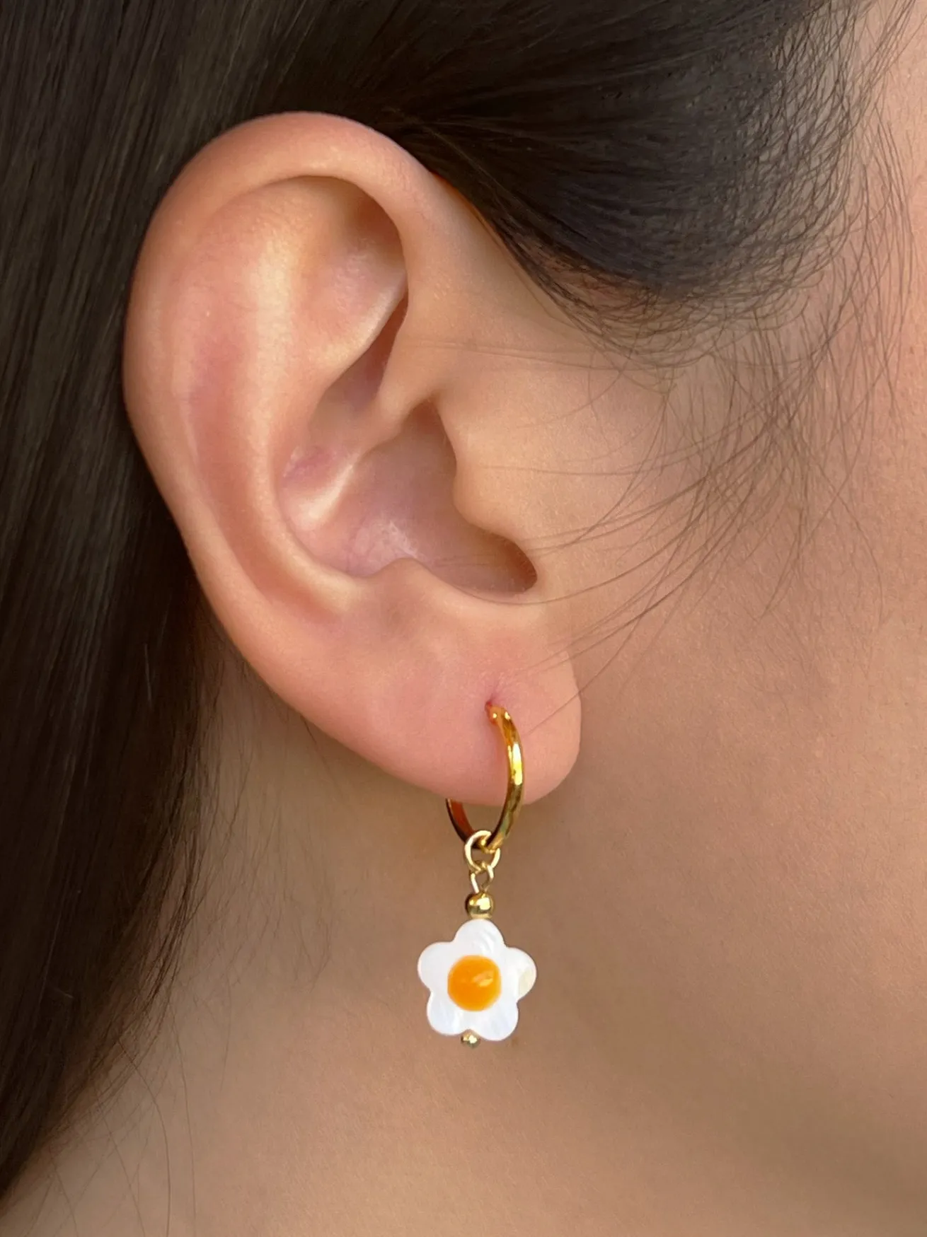 Eggy Flower Hoop Earrings