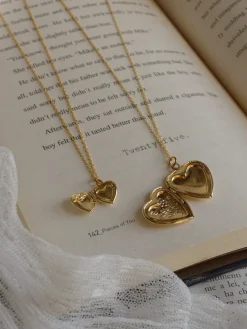 ELLIE Locket Necklace