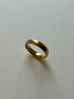 Essential Gold Ring
