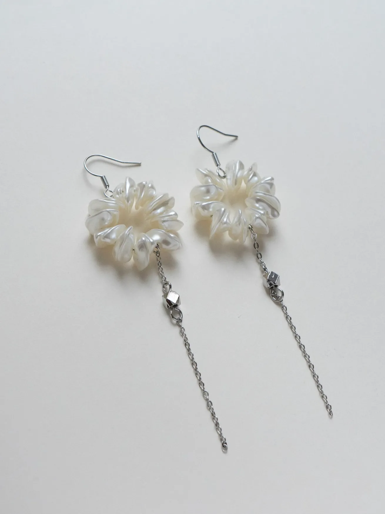Fortuna Pearl Dangling Earrings