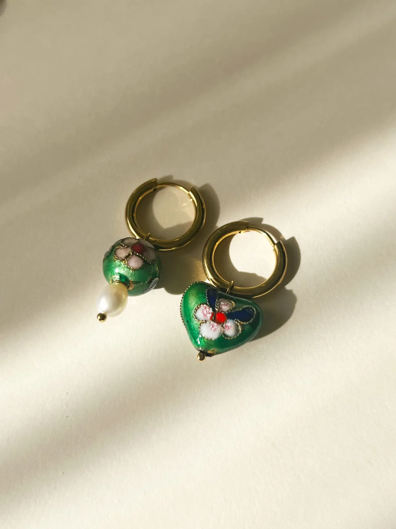 Heart-shaped Green Flower Cloisonne Mismatched Hoops