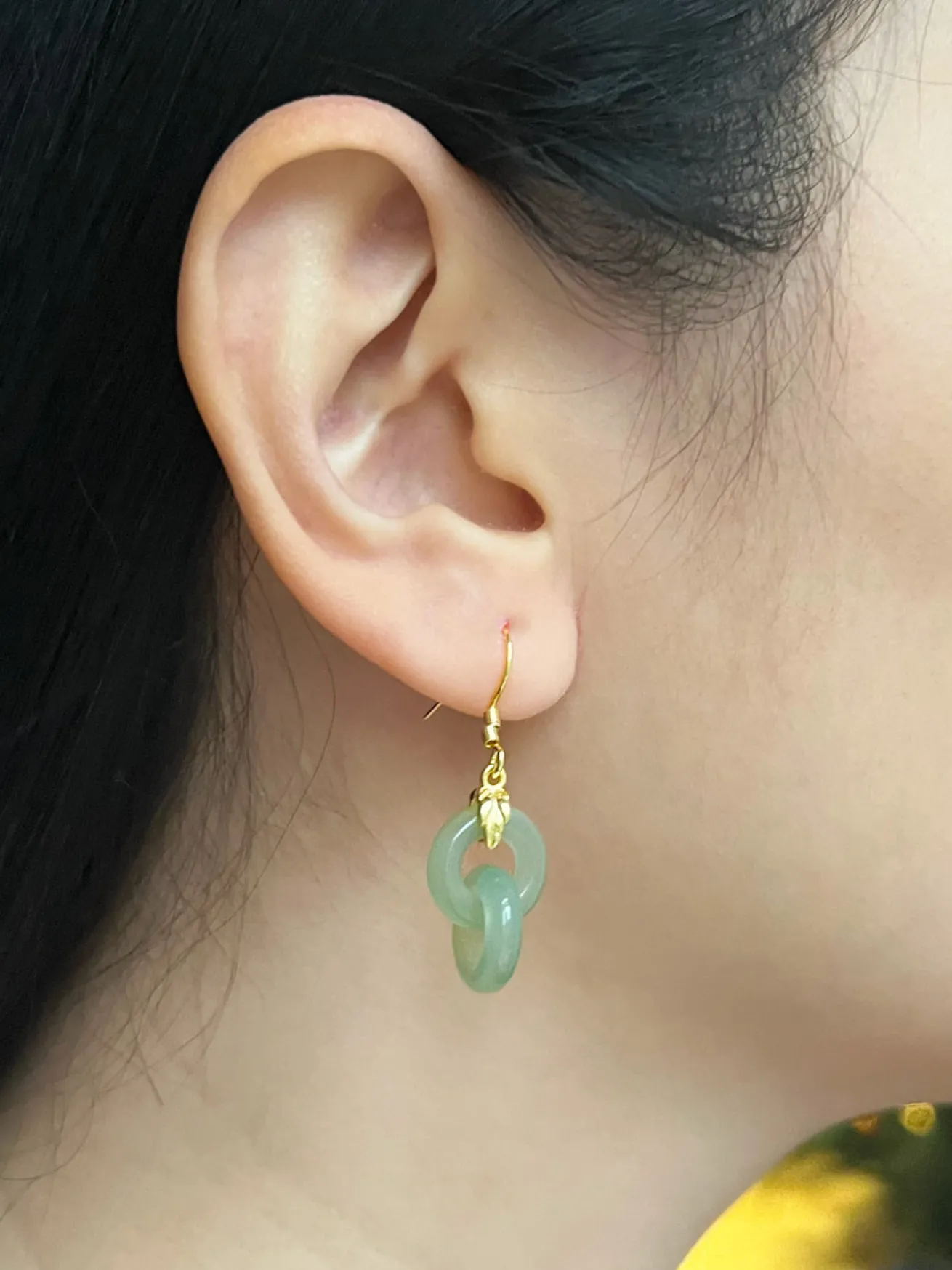 Intertwined Jade Donuts Earrings