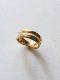 Intertwined Ring - Gold