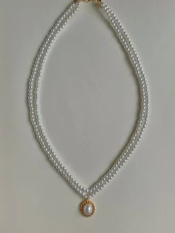 Layered Pearl Pendant Necklace