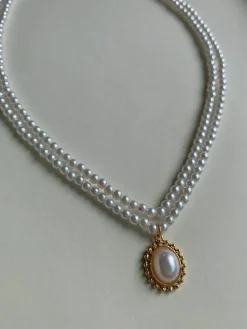 Layered Pearl Pendant Necklace