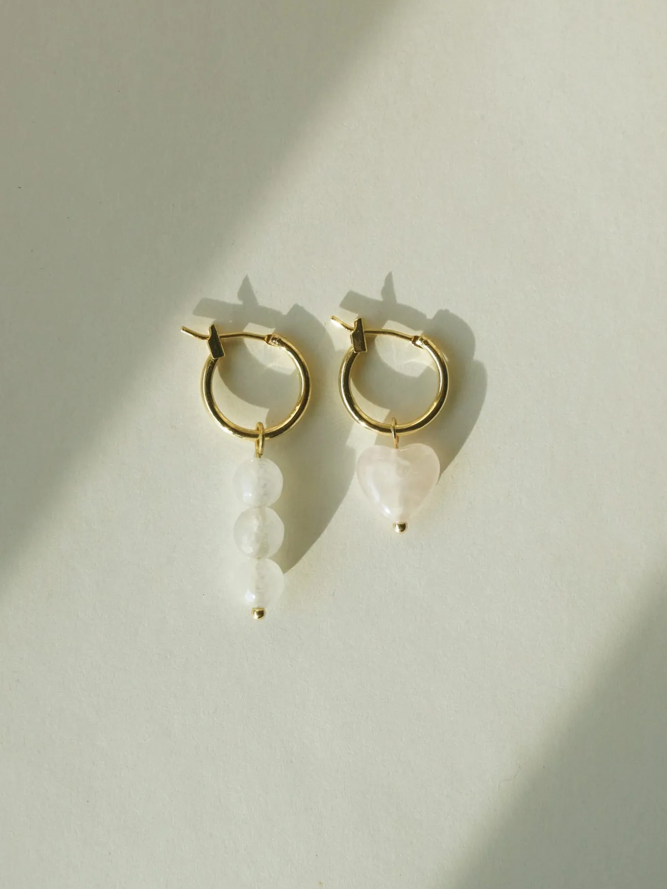 Little Stone Heart Mismatched Hoops - Pink/White