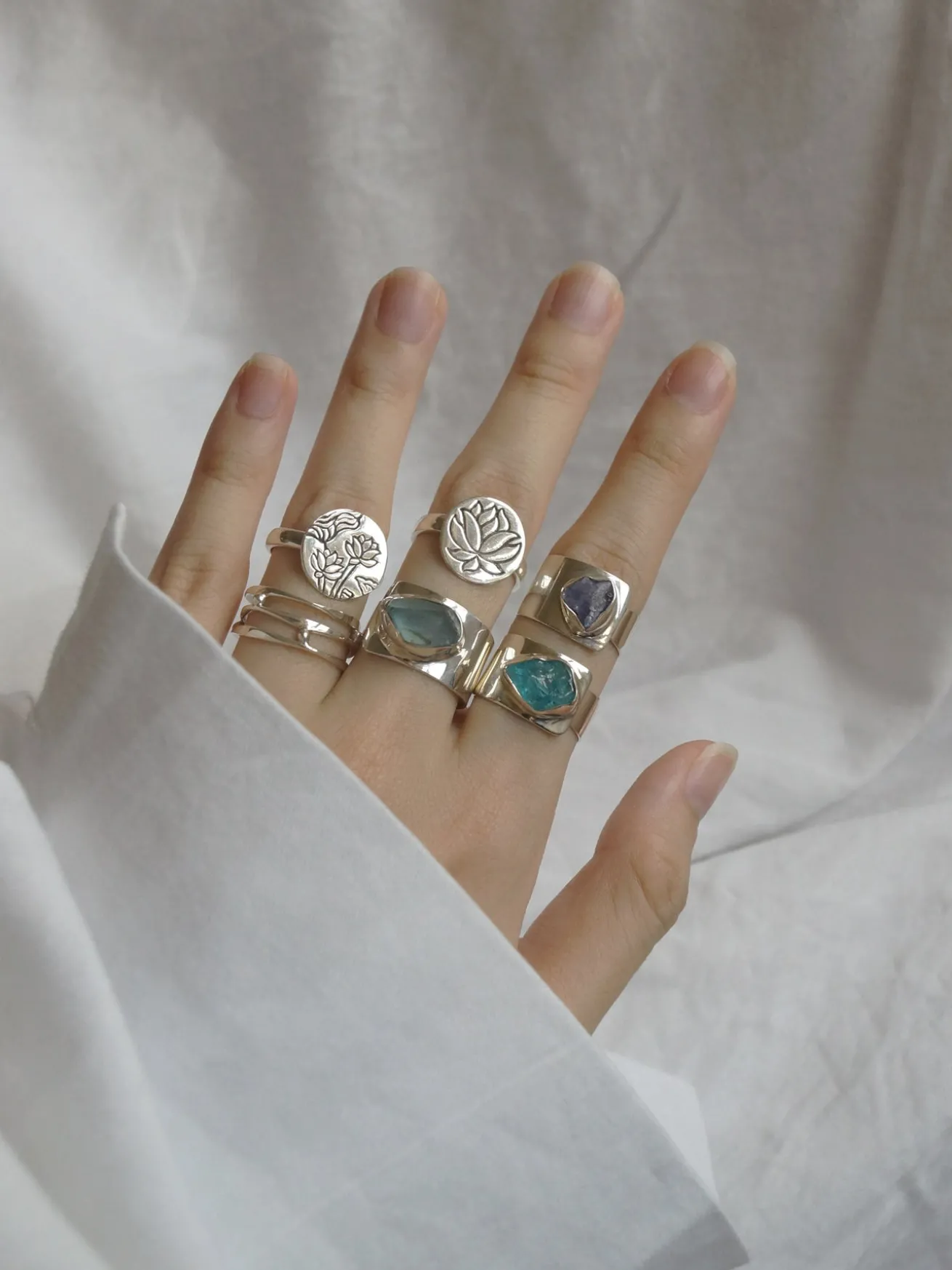 3 LOTUSES Pendant Ring // GABI EXCLUSIVE