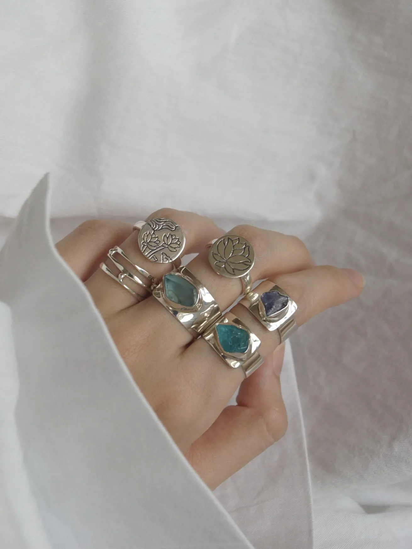 3 LOTUSES Pendant Ring // GABI EXCLUSIVE