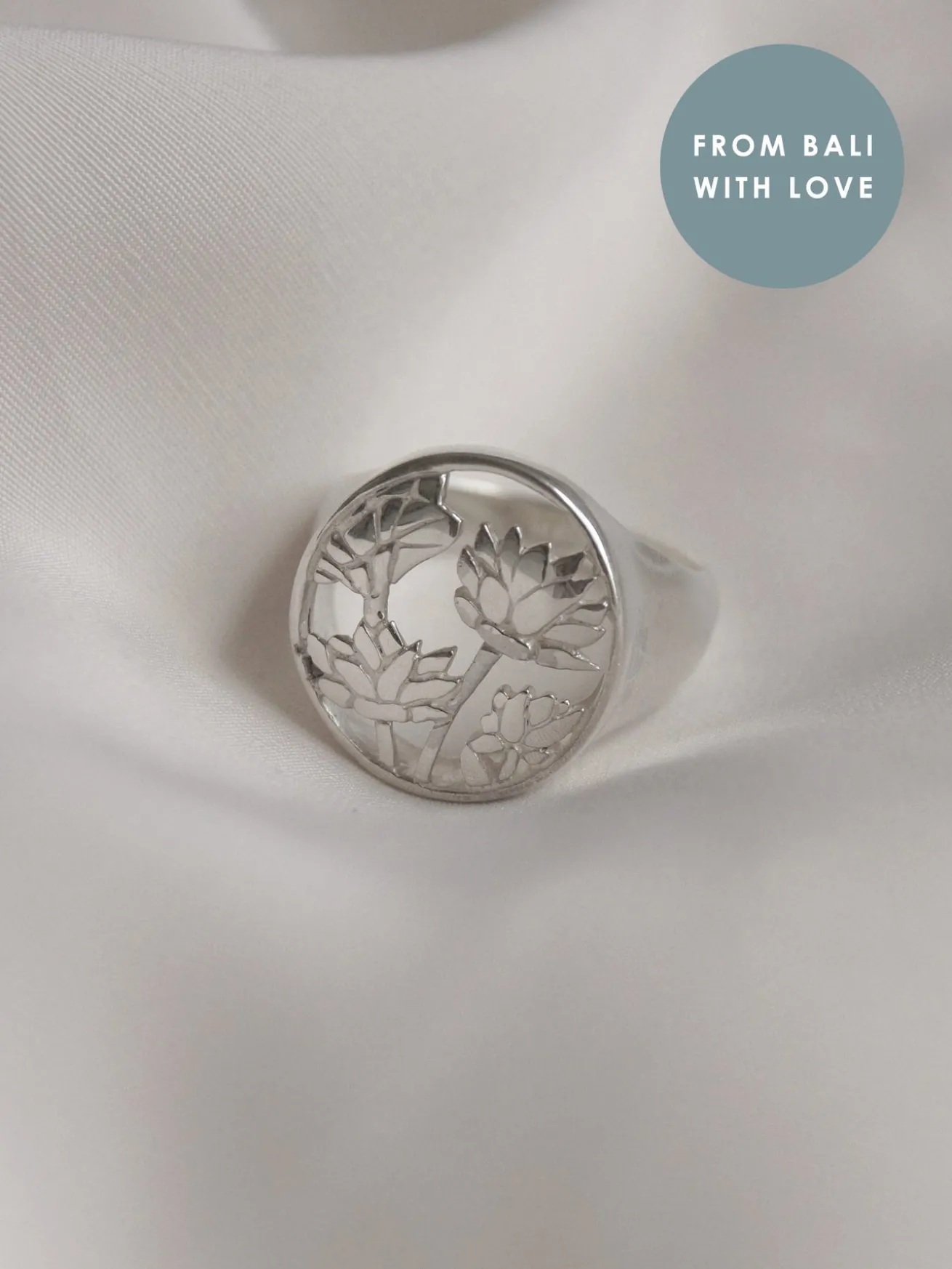 3 LOTUSES Signet Ring // GABI EXCLUSIVE