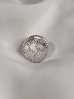 3 LOTUSES Signet Ring // GABI EXCLUSIVE