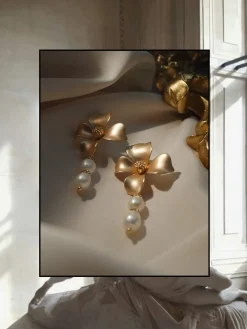 Lou Flower Earrings *18K Gold-plated