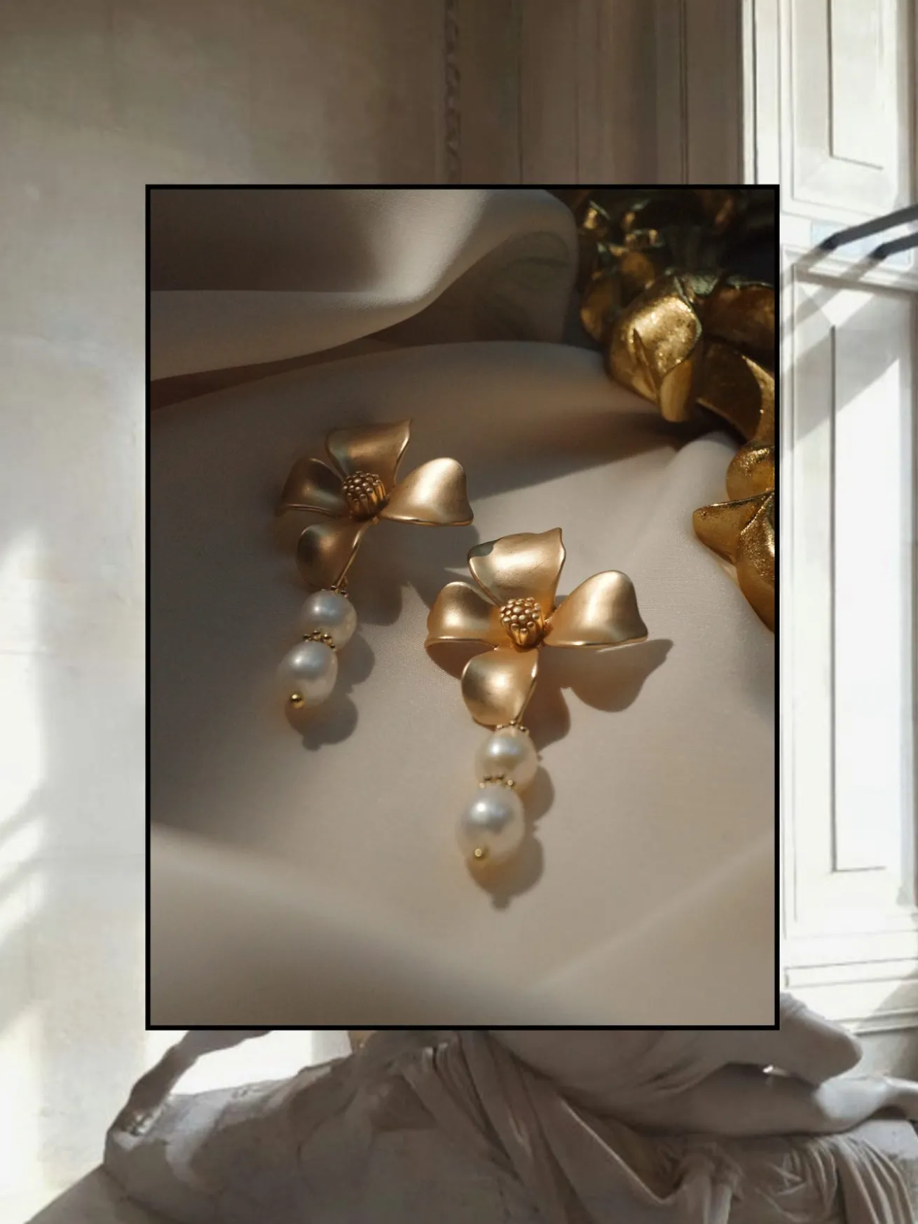 Lou Flower Earrings *18K Gold-plated