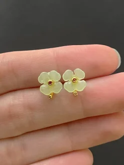 Lucky Clover Jade Earstuds - Light Green