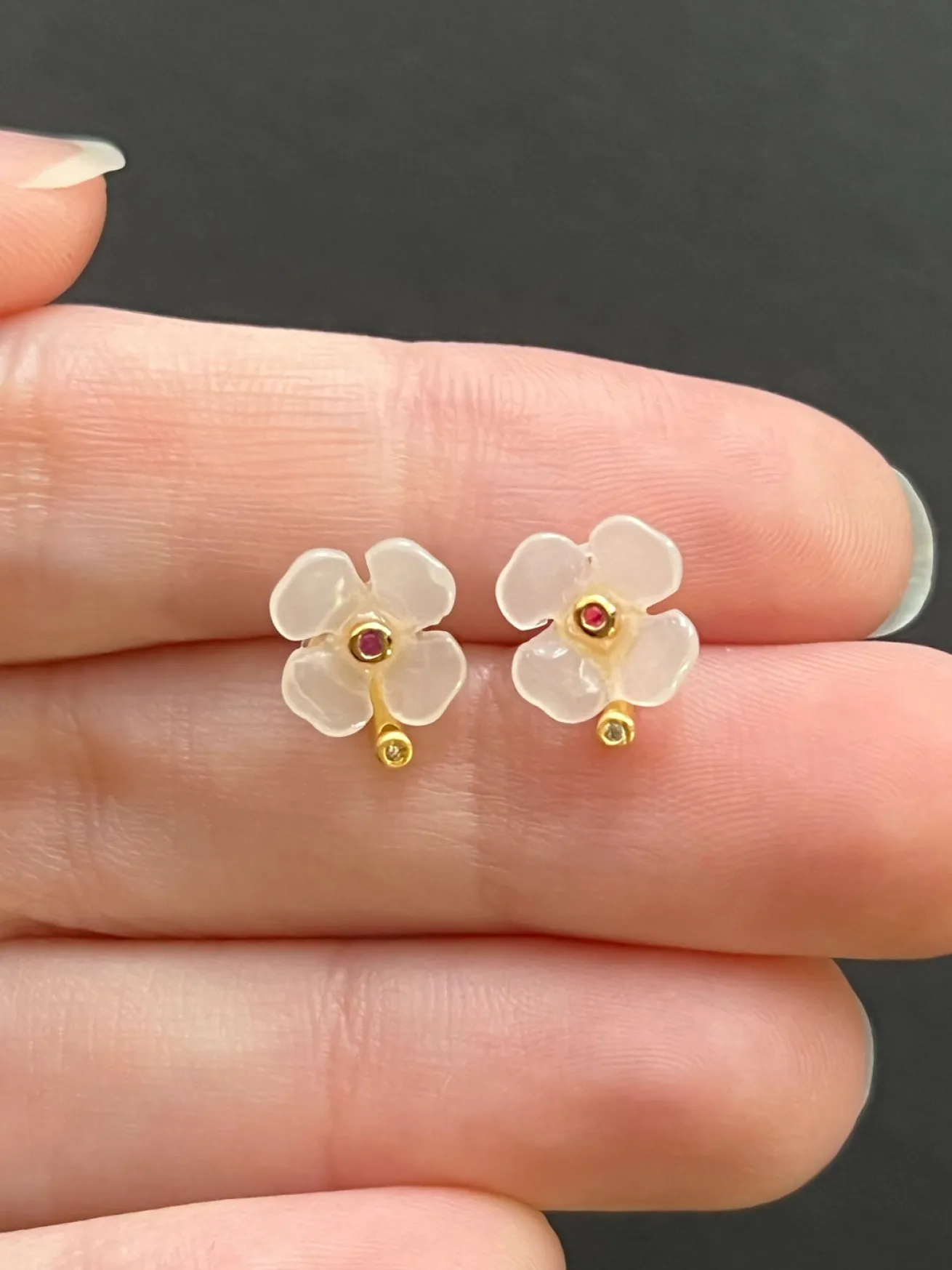 Lucky Clover Jade Earstuds - White