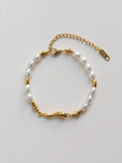Pearl And Fluid Gold Bracelet