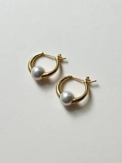 Petite Hoops with Pearl