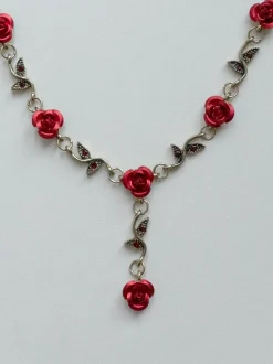 90s-Inspired Rose And Vines Necklace