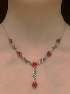 90s-Inspired Rose And Vines Necklace