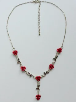 90s-Inspired Rose And Vines Necklace