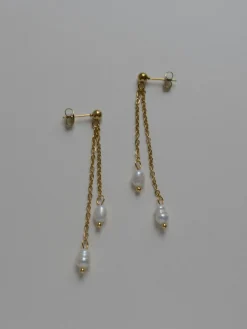 Tiny Dangling Pearls Earrings